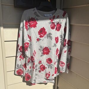 Women’s Denim&Co Gray and Red Floral Long Sleeve Top, Size Medium